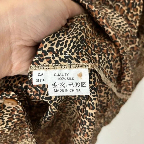 Vintage animal print  100% silk blouse - Picture 7 of 12